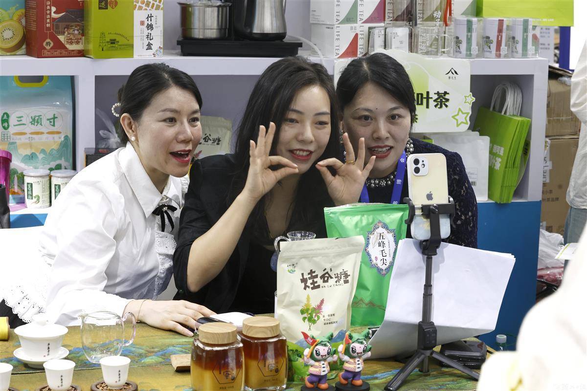 诈金花闷牌技巧